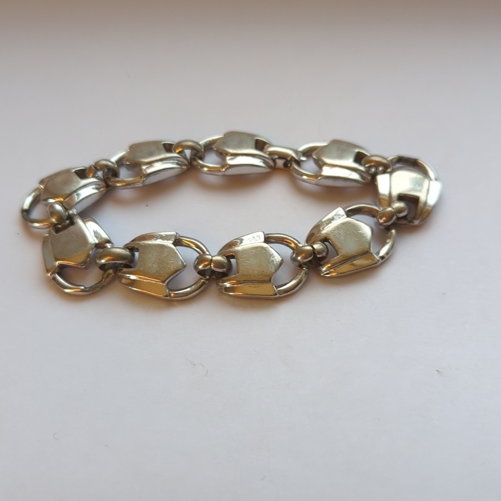 Sperry Vintage Signed Bracelet Silvertone Solid Bar Clasp